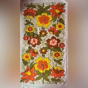 Vintage 1970's Canon Floral Yellow Orange Green Bath Towels (2)